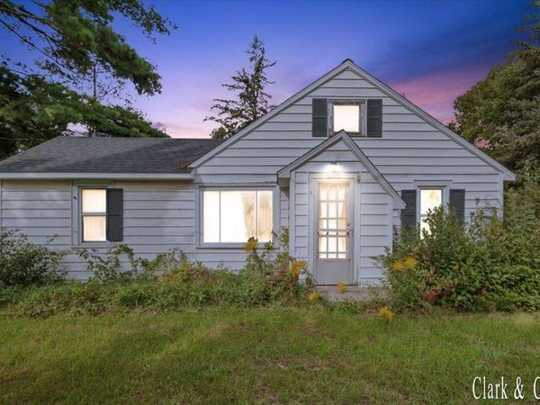 10549 Northland Drive NE, Rockford, MI 49341