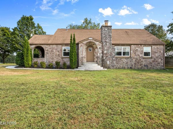 1301 Tazewell Pike, Plainview, TN 37721