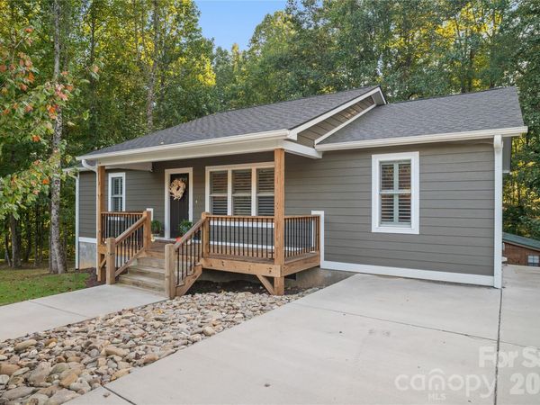 212 Walt Drive , Hendersonville, NC 28792