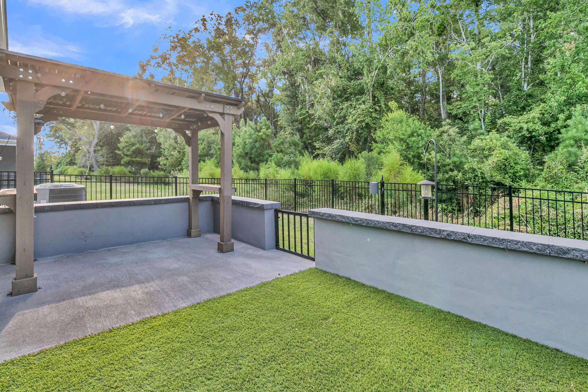 1040 Grace Field Avenue Photo 32