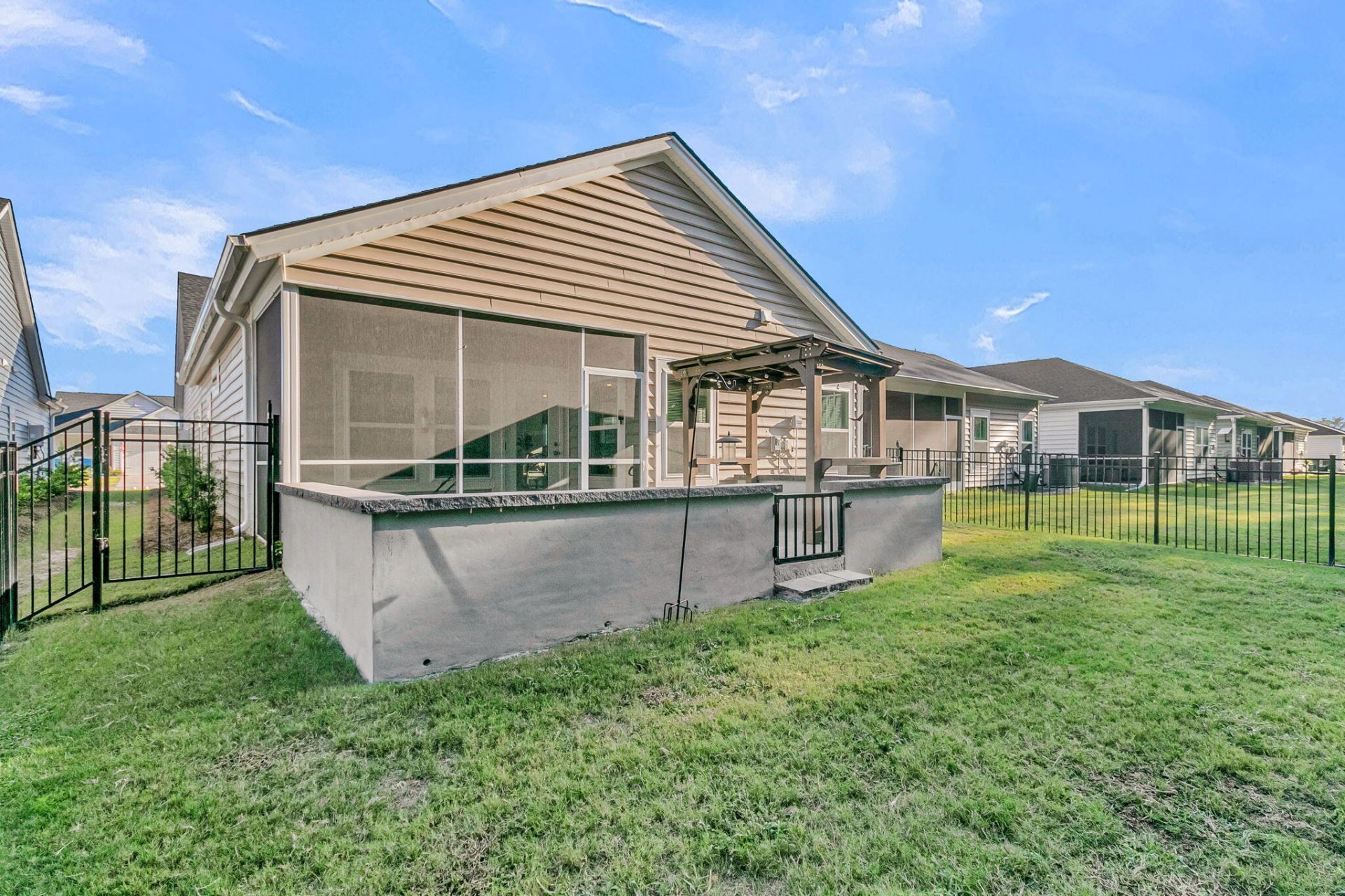 1040 Grace Field Avenue Photo 36