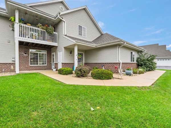 W197N17128 Stonewall DRIVE, Jackson, WI 53037