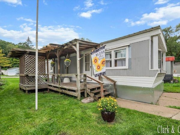 6495 Bodie Street NE, Rockford, MI 49341