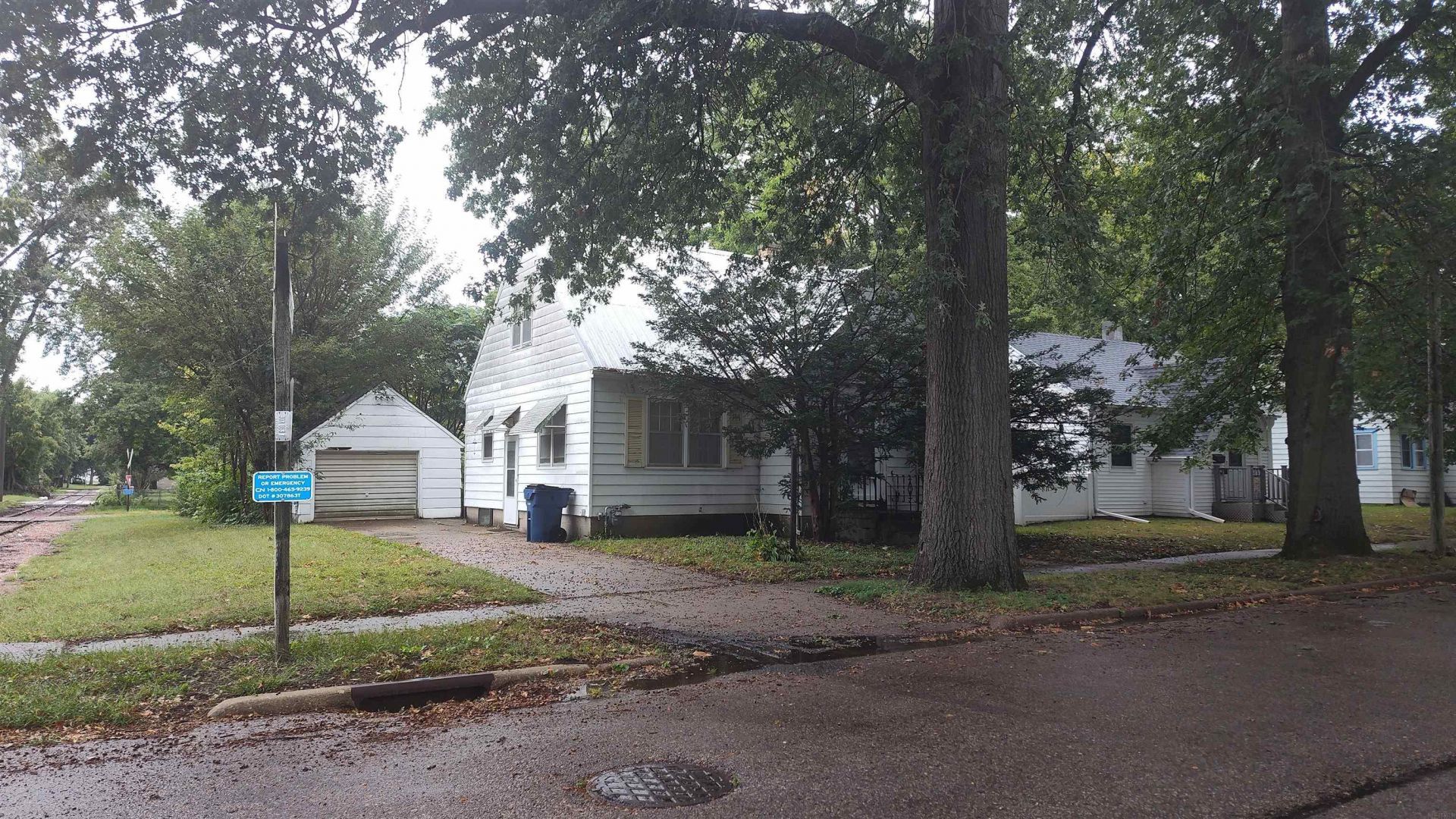 827 Kern Street, Waterloo, IA 50703 Main Photo
