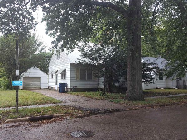 827 Kern Street, Waterloo, IA 50703