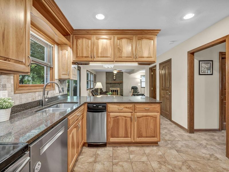 1108 Black Gold Place, Columbus, OH 43230 Photo 7