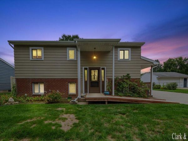 324 Elizabeth Dean Drive SE, Lowell, MI 49331