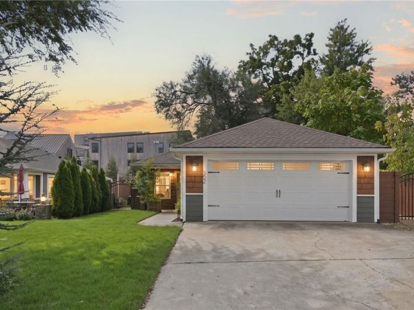 502 SE Henry Street , Bentonville, AR 72712