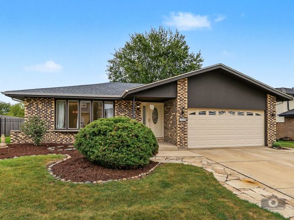 17325 Locust Avenue , Tinley Park, IL 60487