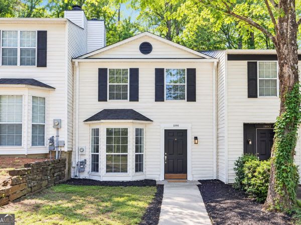 1090 Huntington Trace SE, Smyrna, GA 30082