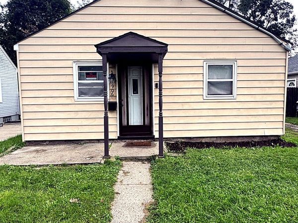 906 West Street, Lansing, MI 48915