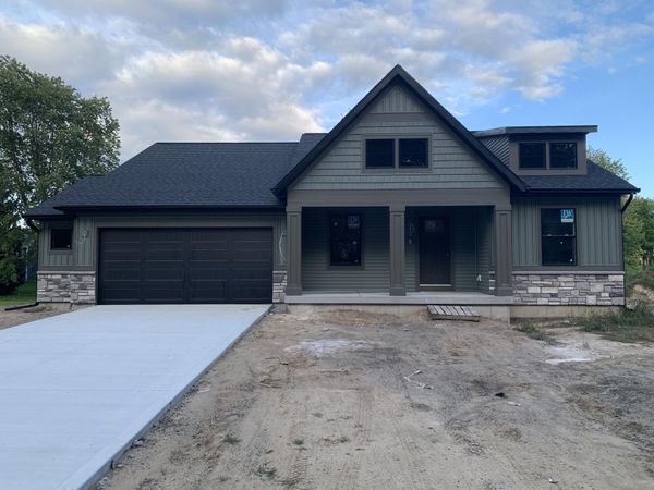 7054 Pinehurst Drive NE, Rockford, MI 49341