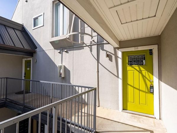 935 La Posada DR , Unit 216, Austin, TX 78752