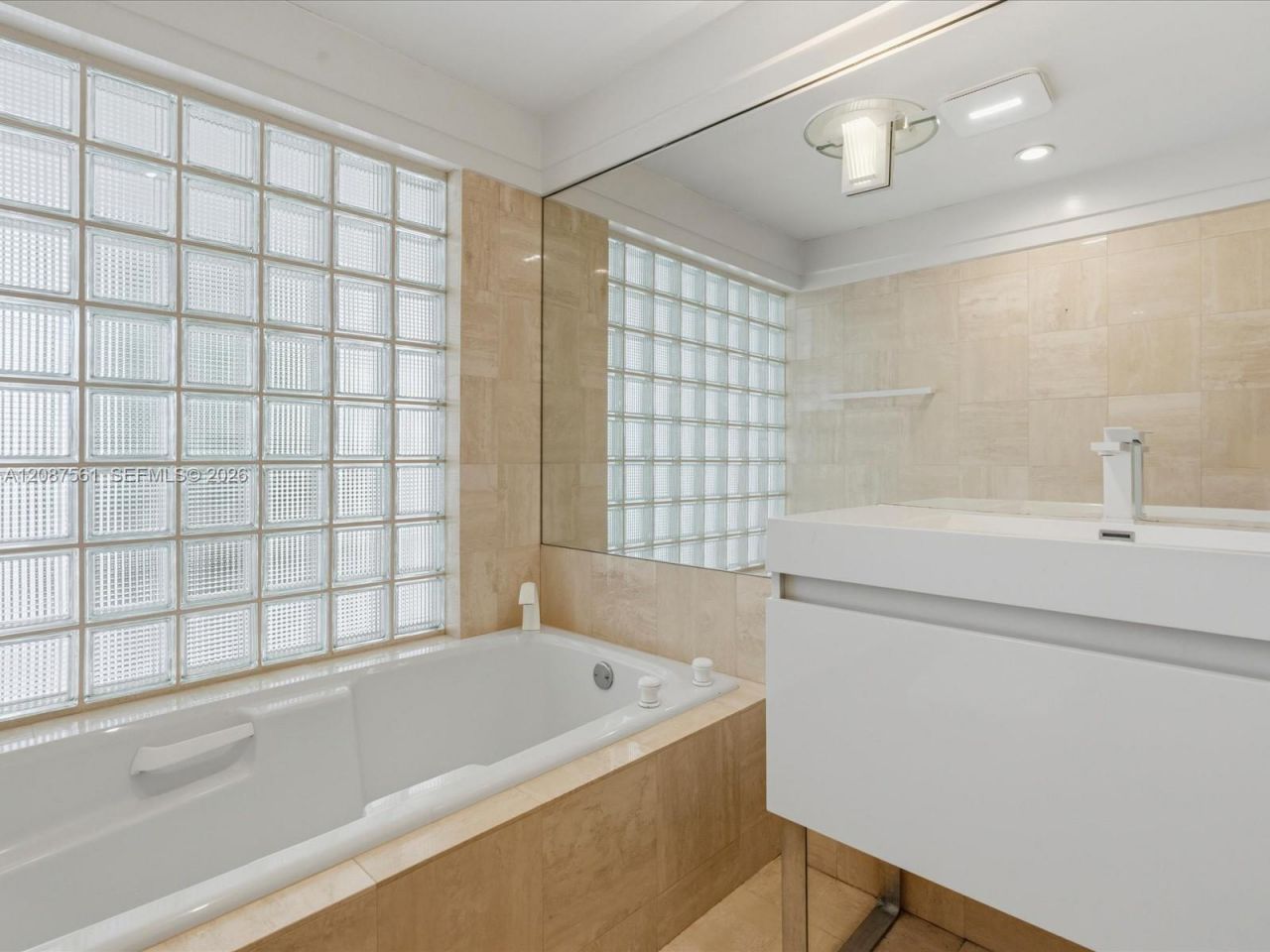 3036 N Atlantic Blvd, Fort Lauderdale, FL 33308 Photo
