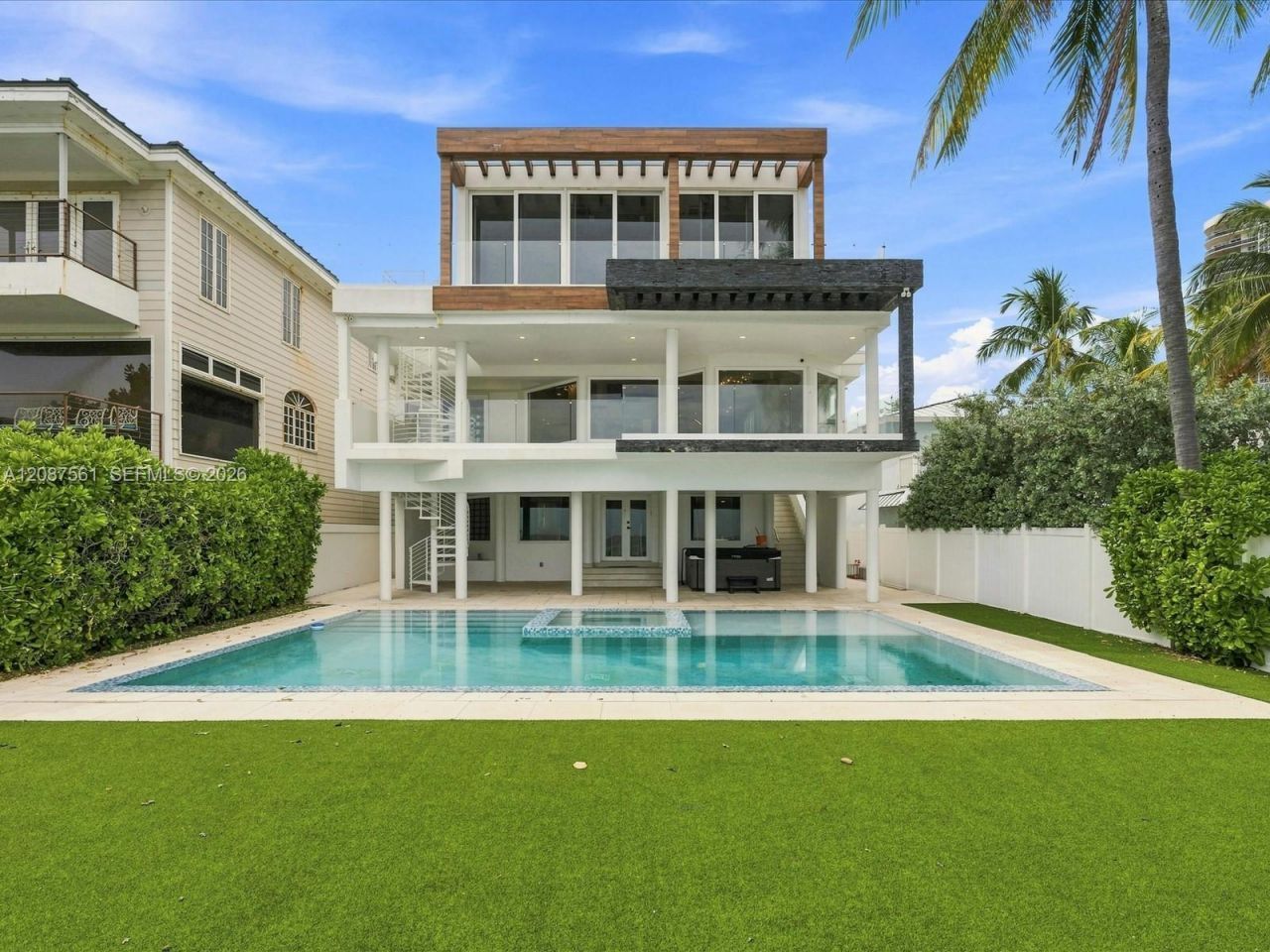 3036 N Atlantic Blvd, Fort Lauderdale, FL 33308 Photo