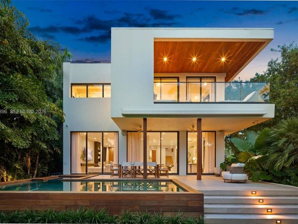 5701 N Bay Rd , Miami Beach, FL 33140