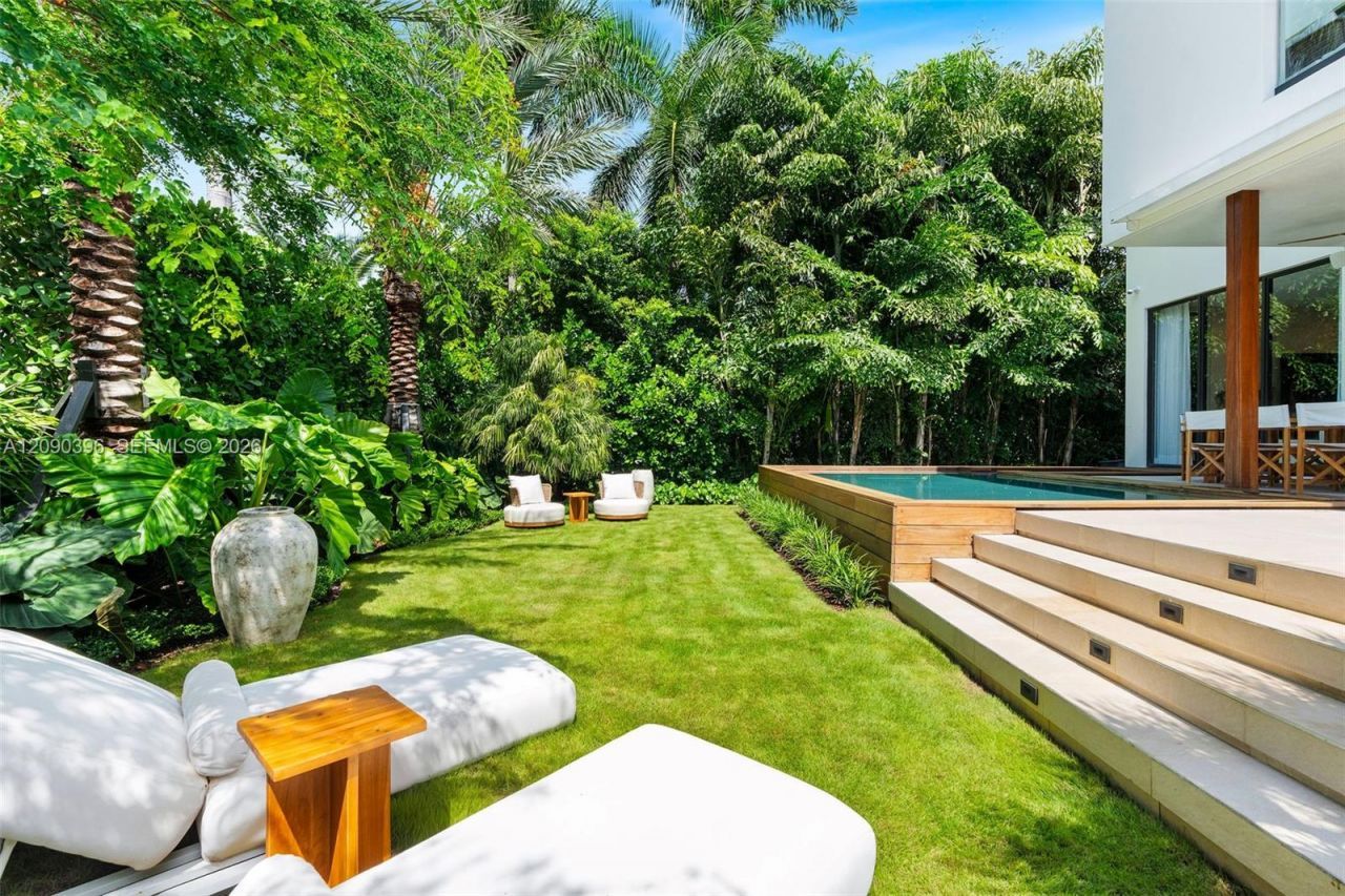 5701 N Bay Rd , Miami Beach, FL 33140 Photo