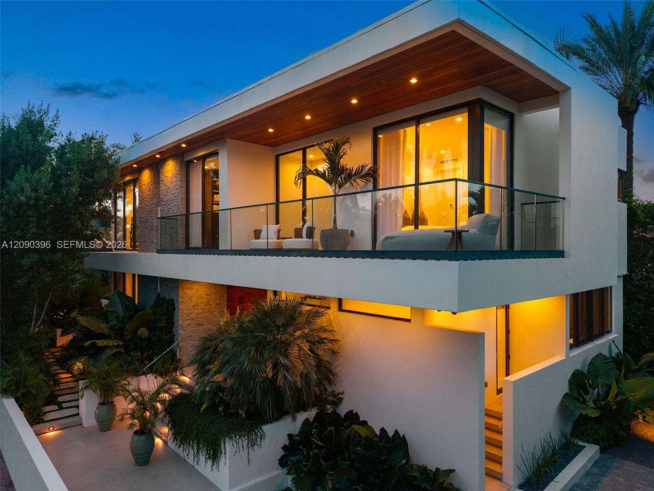 5701 N Bay Rd , Miami Beach, FL 33140 Photo