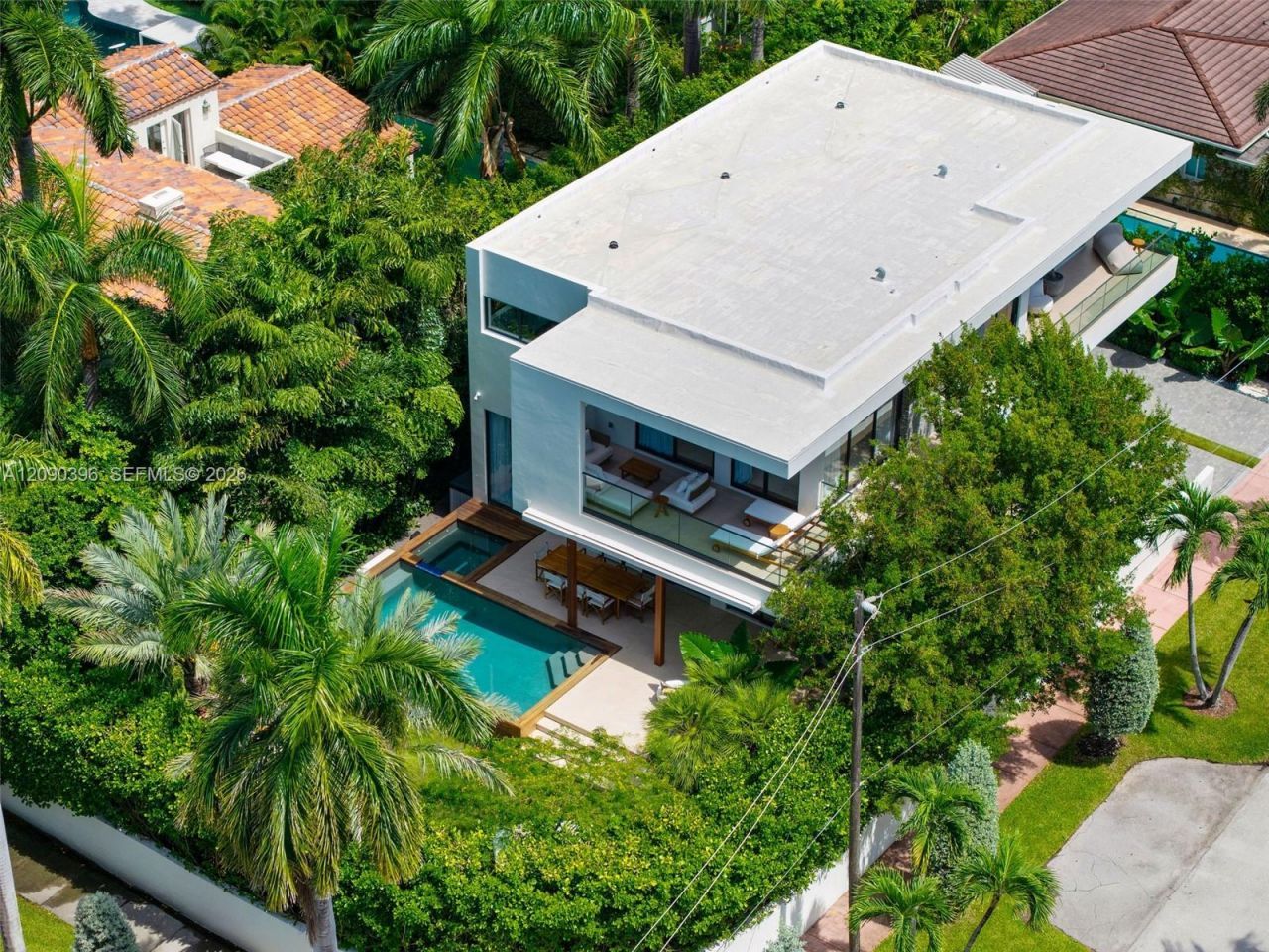 5701 N Bay Rd , Miami Beach, FL 33140 Photo