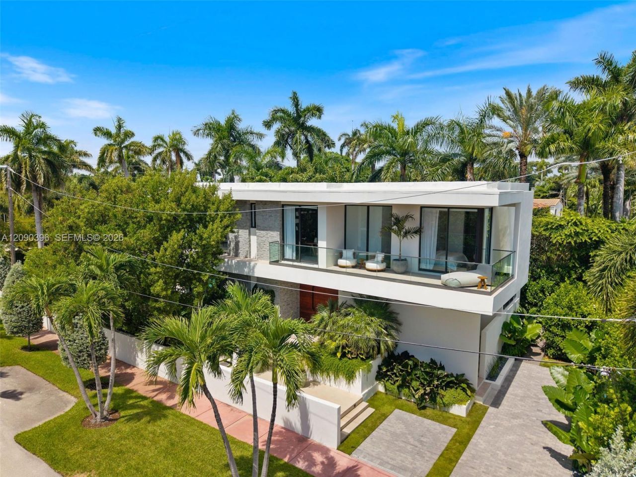 5701 N Bay Rd , Miami Beach, FL 33140 Photo