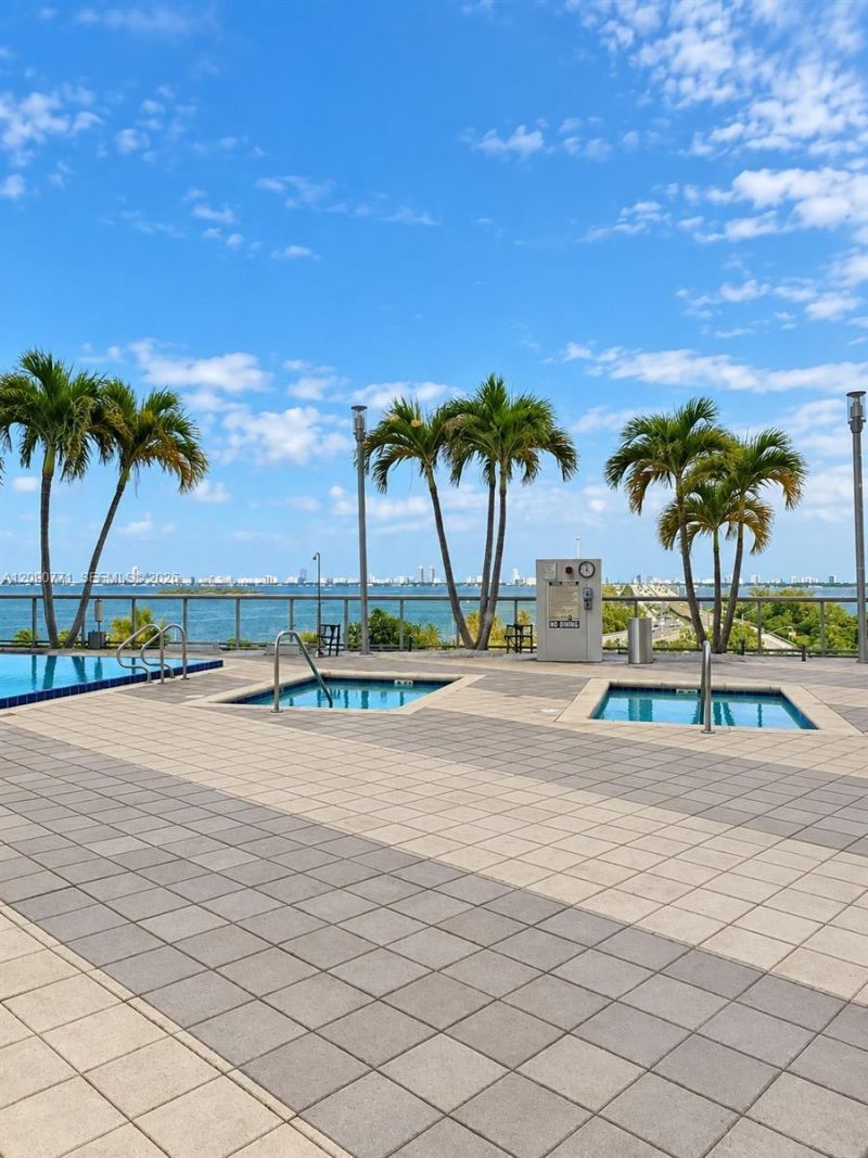 601 NE 36th St, Unit 3105, Miami, FL 33137 Photo
