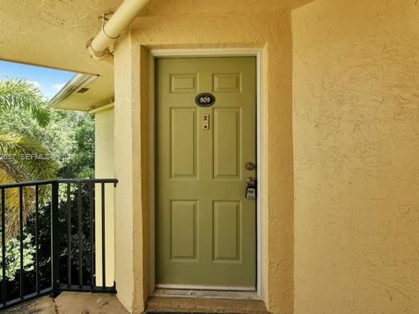 2445 SW 18th Ter , Unit 909, Fort Lauderdale, FL 33315