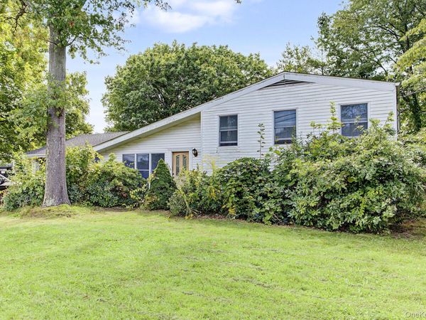 27 Convent Road , Orangeburg, NY 10962
