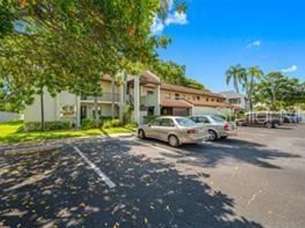 1100 E BAY DRIVE , Unit 82, LARGO, FL 33770
