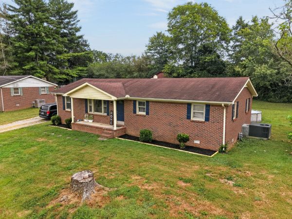 306 Circle Hill Dr , McMinnville, TN 37110