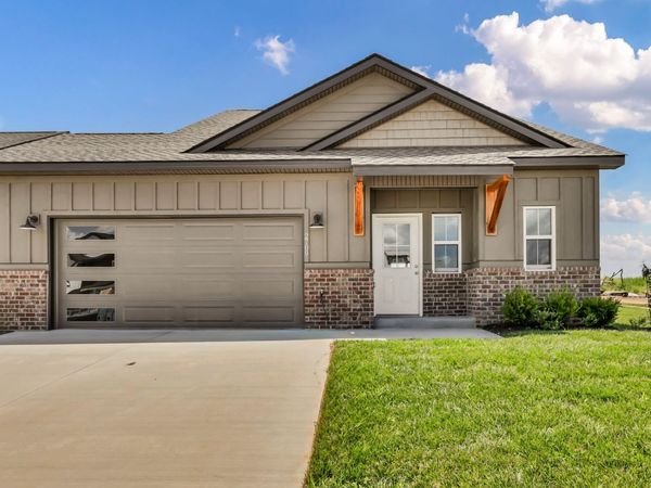 2709 Brewster Dr , Clarksville, TN 37042