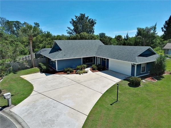 330 W Forest Trail , Vero Beach, FL 32962