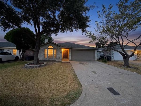 8109 E Summer Trail Drive , Fort Worth, TX 76137