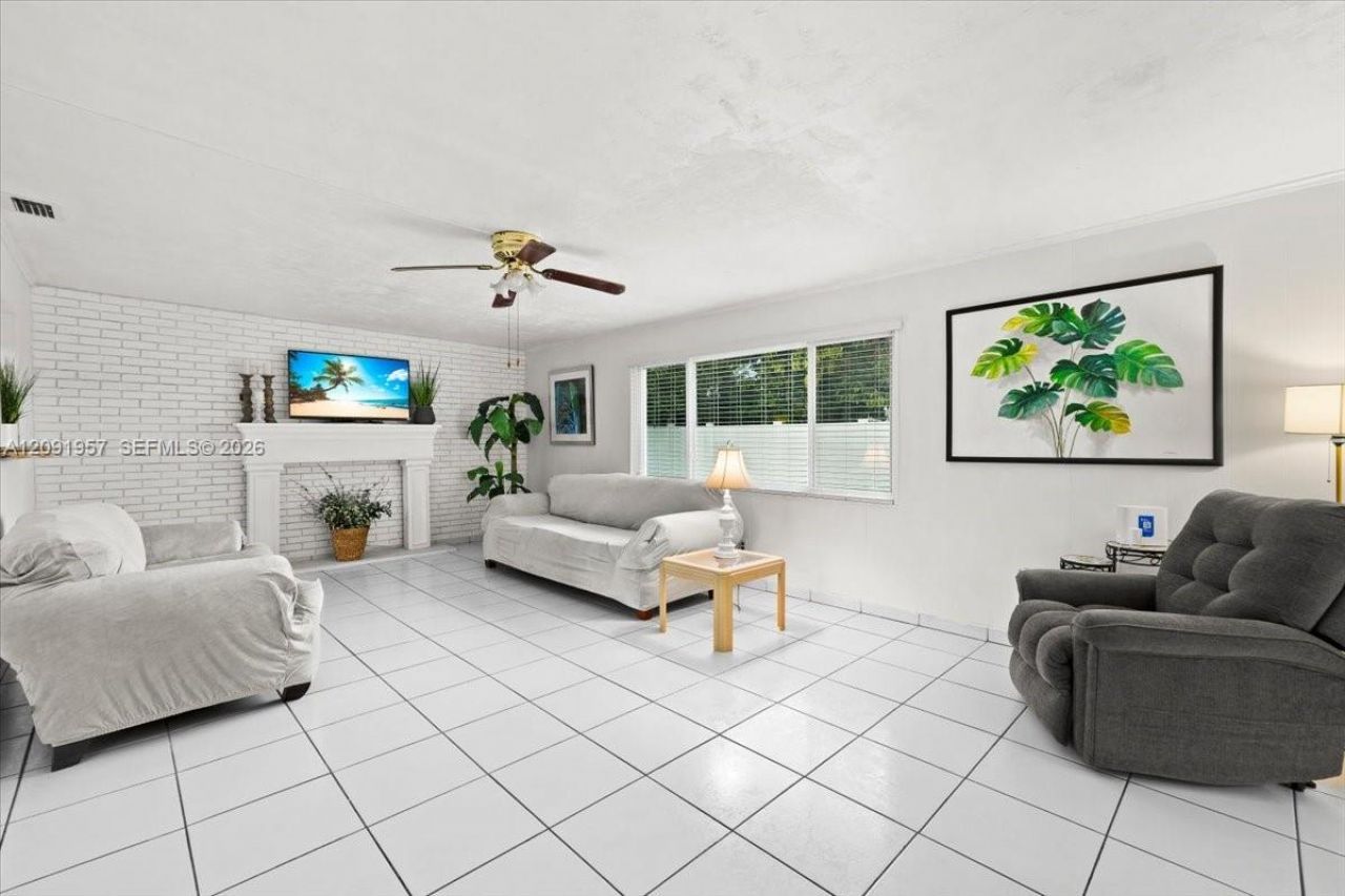 401 SW 72nd Ave, Pembroke Pines, FL 33023 Photo
