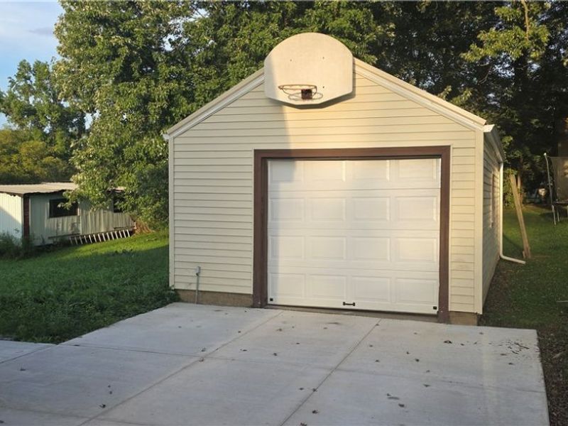 4100 Fairgrove Avenue SW, Massillon, OH 44646 Photo 3