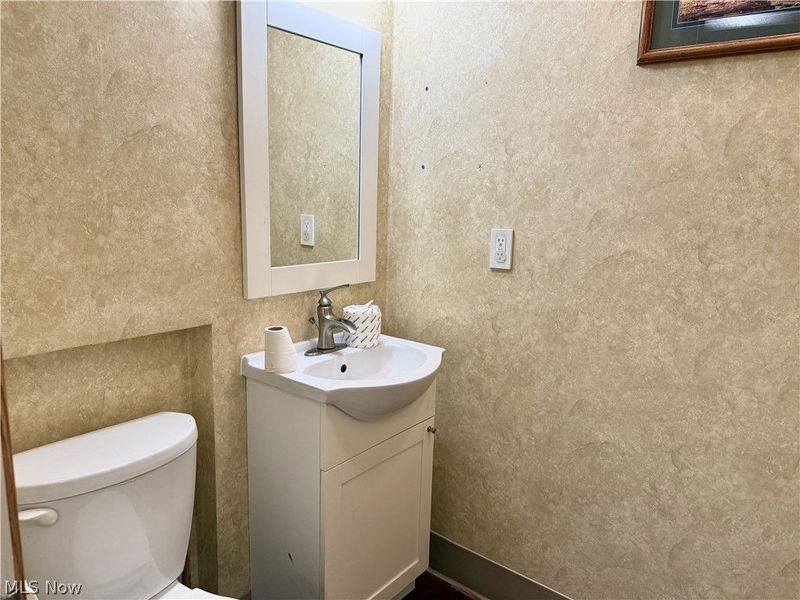 1107 Lincoln Way E, Massillon, OH 44646 Photo 18