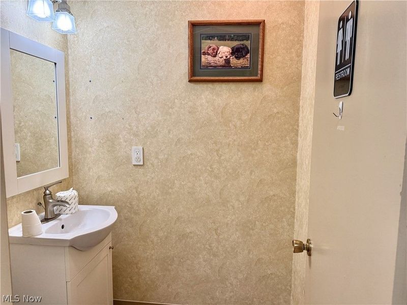 1107 Lincoln Way E, Massillon, OH 44646 Photo 19