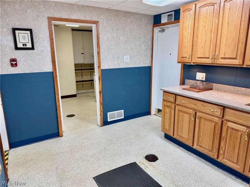 1107 Lincoln Way E, Massillon, OH 44646 Photo 22