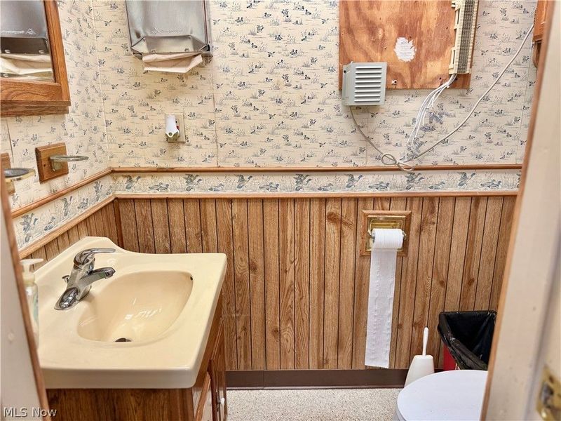 1107 Lincoln Way E, Massillon, OH 44646 Photo 48