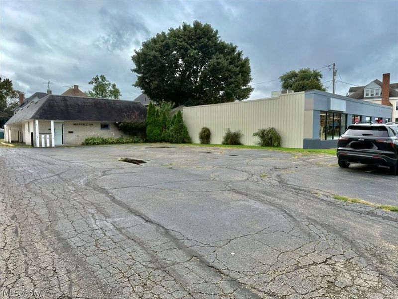 1107 Lincoln Way E, Massillon, OH 44646 Photo 5