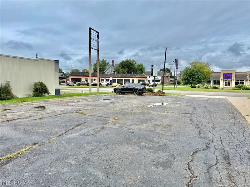 1107 Lincoln Way E, Massillon, OH 44646 Photo 6
