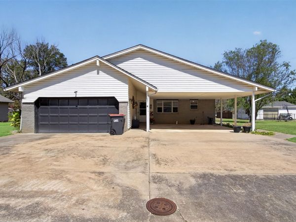 301 E Layton Street E, Chelsea, OK 74016