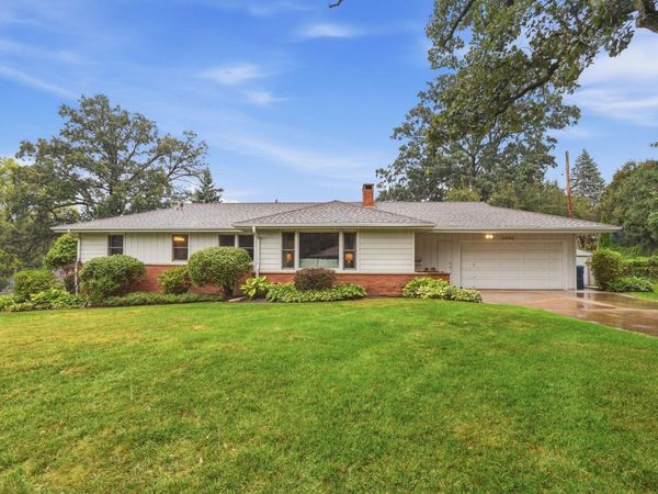5000 Frontenac Avenue, Golden Valley, MN 55422