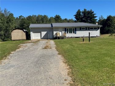 2781 E Shelby Road, Oakfield, NY 14125