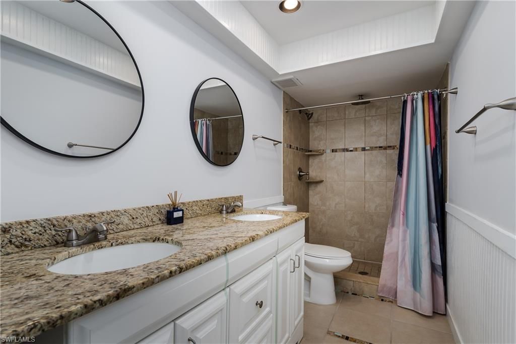 180 Cypress Way E, Unit B212, Naples, FL 34110 Photo