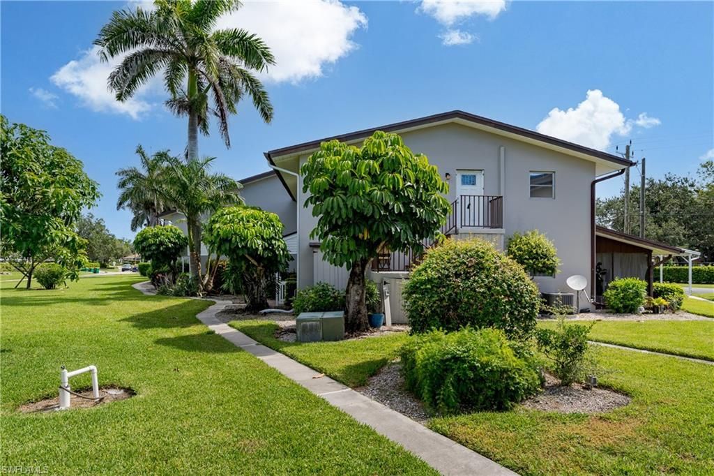180 Cypress Way E, Unit B212, Naples, FL 34110 Photo