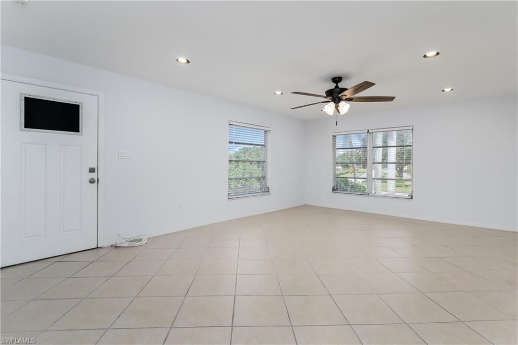 180 Cypress Way E, Unit B212, Naples, FL 34110 Photo