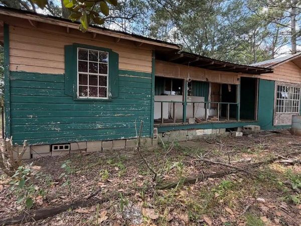 1418 Highway 3 , Sarah, MS 38665