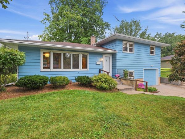 607 Hillcrest Drive, Oregon, WI 53575
