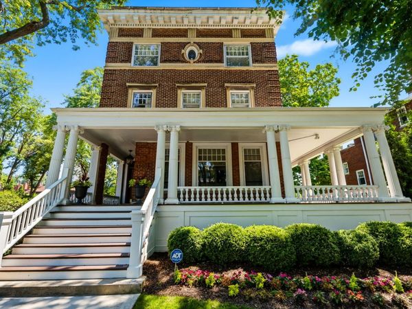 4901 S Kimbark Avenue, Chicago, IL 60615