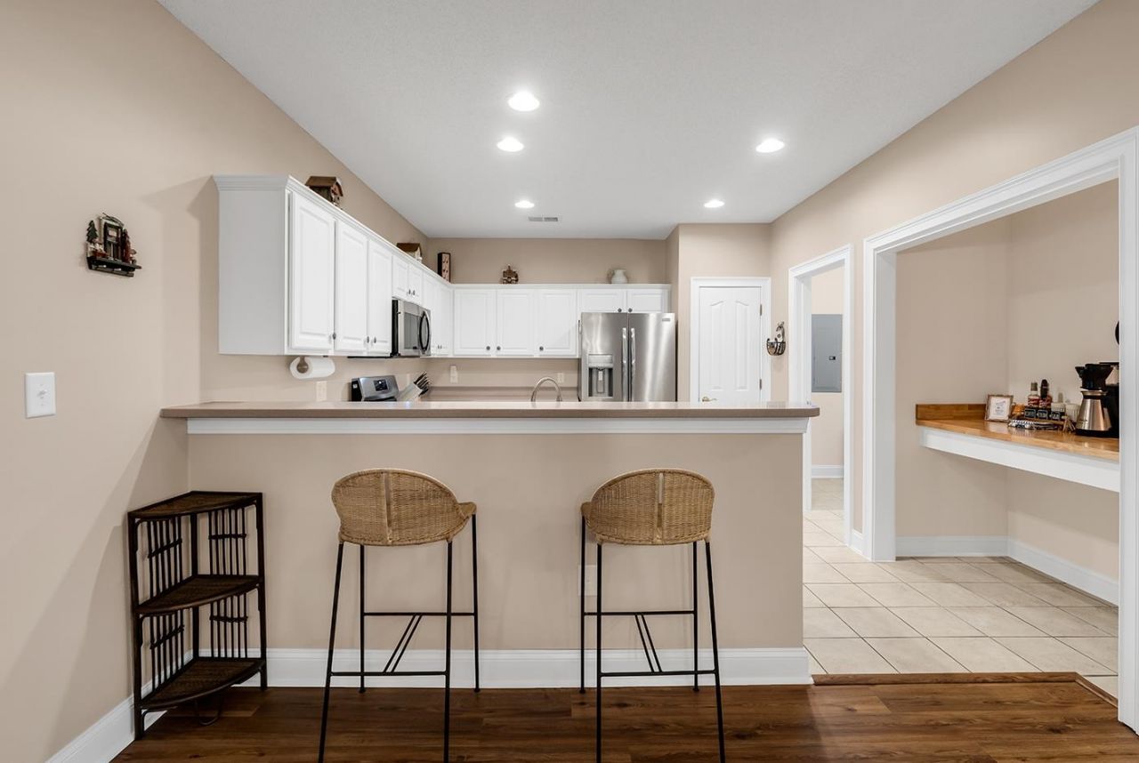 2450 Marsh Glen Dr.  Photo 11
